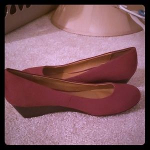 Wine colored low wedges